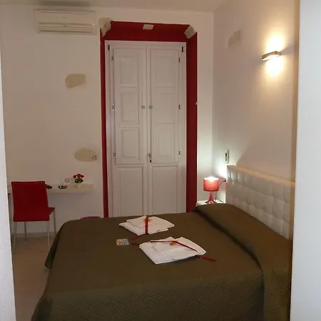 Onlyrooms Ii - Old Town & Typical Food Guest house *